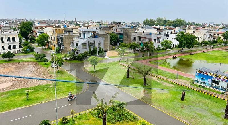 10 Marla Residential Plot At hot Location For Sale In Park View City Lahore