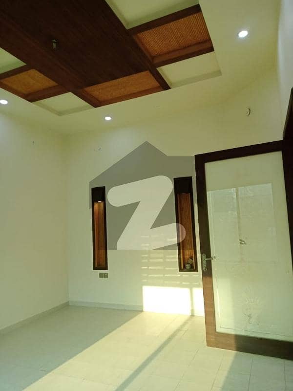 سعید کالونی فیصل آباد میں 4 کمروں کا 5 مرلہ مکان 2.0 کروڑ میں برائے فروخت۔