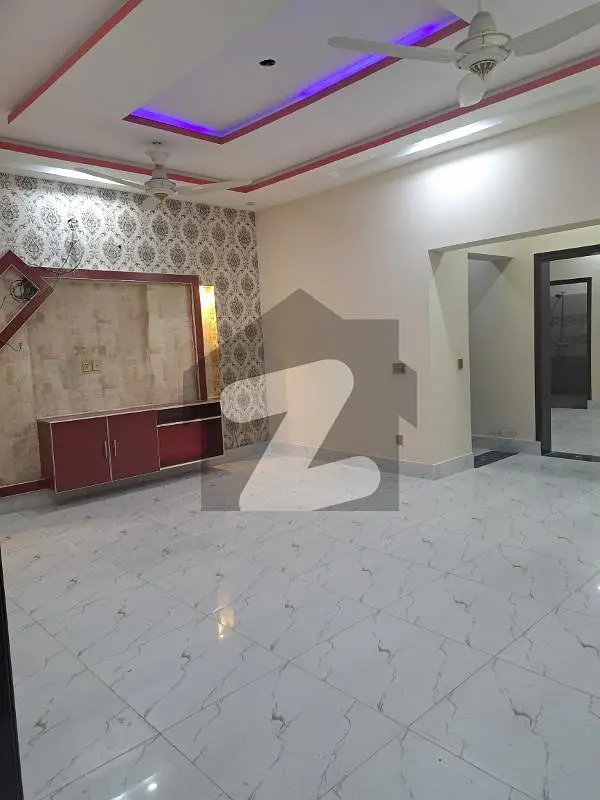 10 Marla Slightly Used House For Sale In
Dream Gardens
Lahore