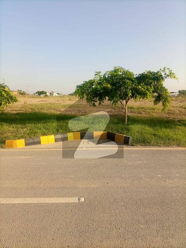 850 sqyd Prime Location Developed Plot Very Reasonable Price