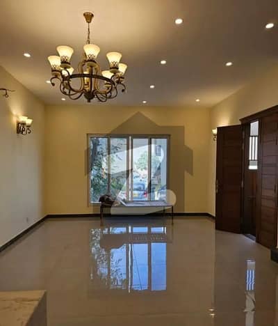 500 Yard Ultra Luxury Town House Fully Renovated Just Like New 5 Bed With Study Room 4 To 5 Car Parking Ready To Move