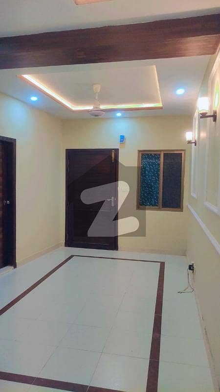 ڈی ۔ 12 مرکز ڈی ۔ 12,اسلام آباد میں 2 کمروں کا 4 مرلہ فلیٹ 1.35 کروڑ میں برائے فروخت۔