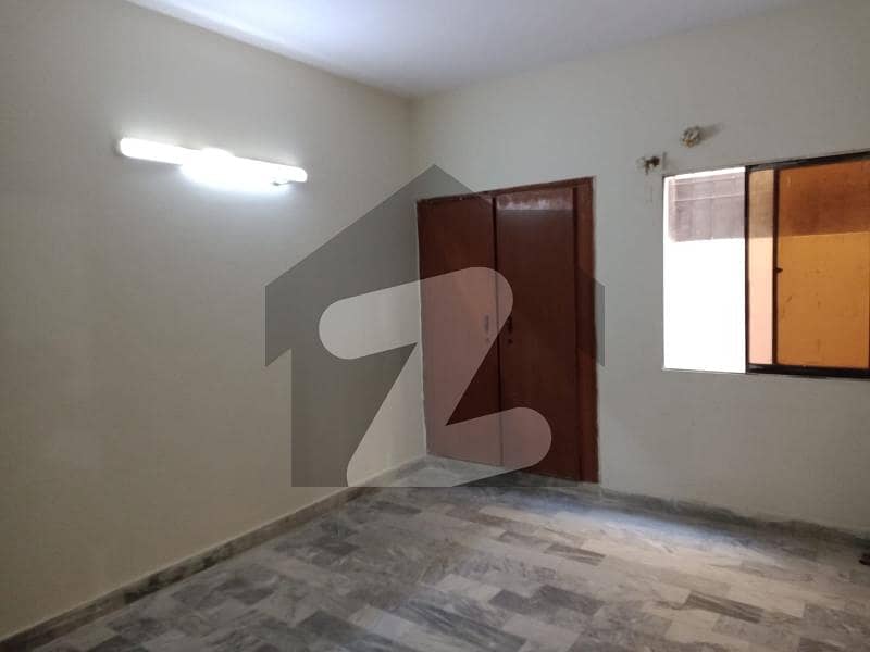 2 bed lounge on 3rd floor main road facing