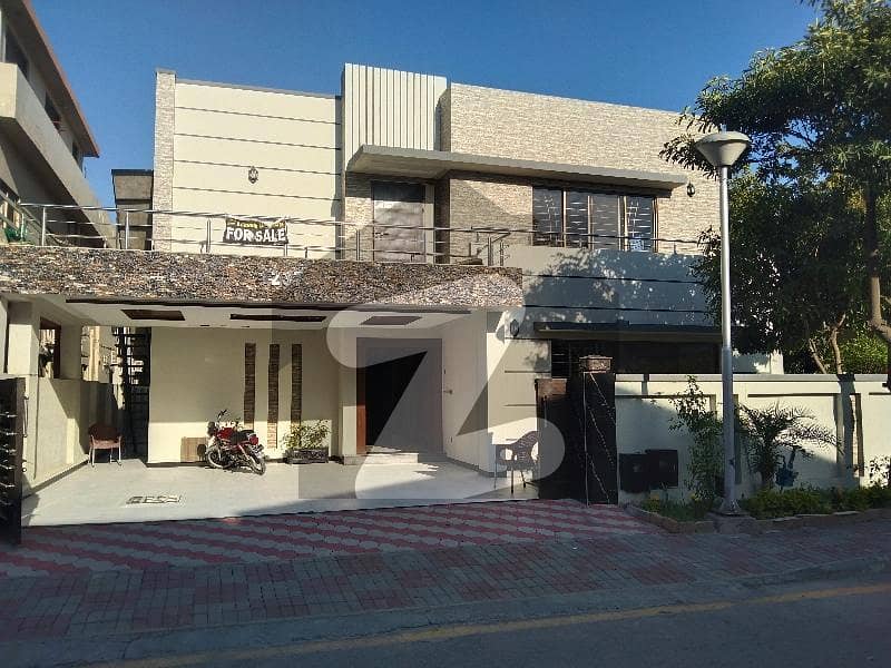 بحریہ ٹاؤن فیز 4 بحریہ ٹاؤن راولپنڈی,راولپنڈی میں 7 کمروں کا 1 کنال مکان 7.95 کروڑ میں برائے فروخت۔