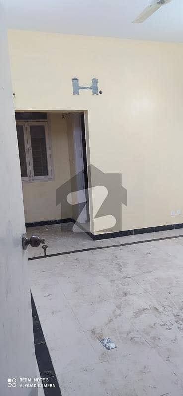 نارتھ ناظم آباد کراچی میں 8 کمروں کا 16 مرلہ مکان 7.0 کروڑ میں برائے فروخت۔