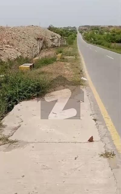 نیلہ دلہ انٹرچینج ایم-2 لاہور اسلام آباد موٹروے,چکوال میں 10 کنال زرعی زمین 75.0 لاکھ میں برائے فروخت۔