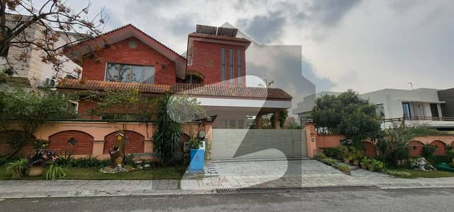 2Kanal 4 Bed Old House In Near Giga Mall DHA 2 For Sale