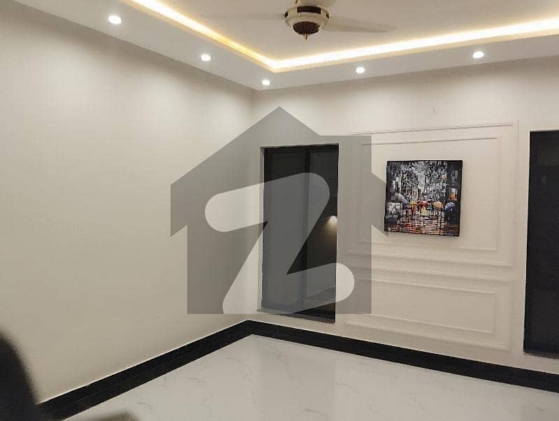 ویلینشیاء ہاؤسنگ سوسائٹی لاہور میں 7 کمروں کا 2 کنال مکان 16.75 کروڑ میں برائے فروخت۔