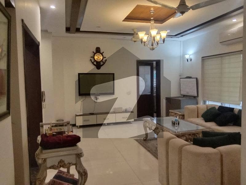 ڈی ایچ اے فیز 5 ڈیفنس (ڈی ایچ اے),لاہور میں 3 کمروں کا 10 مرلہ مکان 1.5 لاکھ میں کرایہ پر دستیاب ہے۔