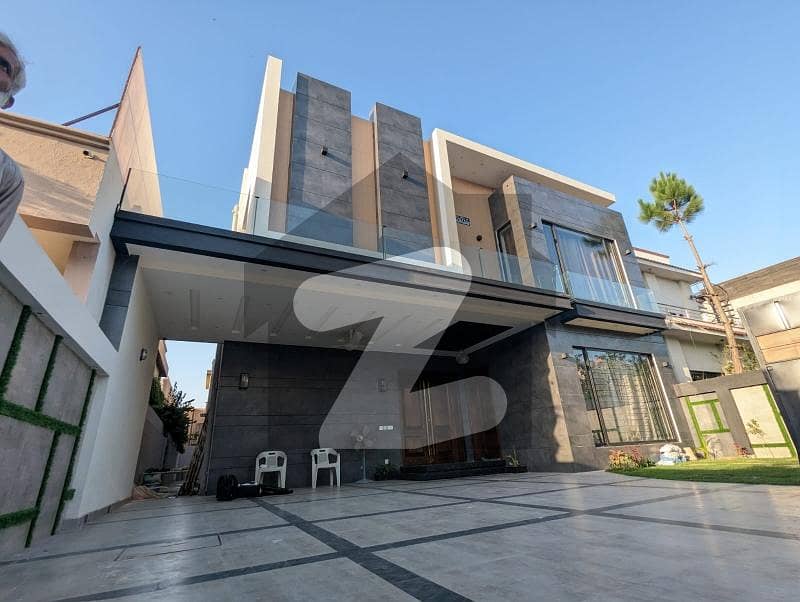 1 Kanal Brand New Super Luxury Ultra Modern Design Fully Furnished Royal House For sale