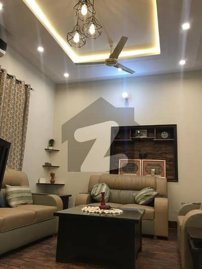 ماڈل ٹاؤن ۔ بلاک ایم ماڈل ٹاؤن,لاہور میں 1 کمرے کا 8 مرلہ مکان 75.0 ہزار میں کرایہ پر دستیاب ہے۔