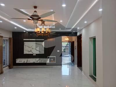 12 MARLA CORNAR HOUSE B/NEW HOUSE FOR SALE IN BAHRIA TOWN LAHORE