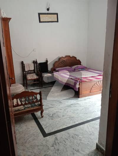 ڈیفنس روڈ راولپنڈی میں 3 کمروں کا 8 مرلہ مکان 1.6 کروڑ میں برائے فروخت۔