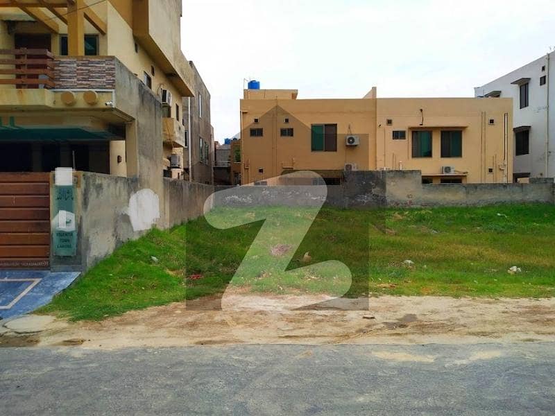 ویلینشیاء ۔ بلاک ایف ویلینشیاء ہاؤسنگ سوسائٹی,لاہور میں 10 مرلہ رہائشی پلاٹ 1.75 کروڑ میں برائے فروخت۔