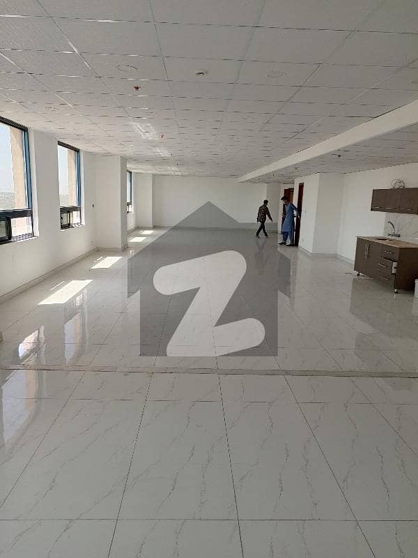 Gulberg Brand New 2200 Sqft Ready Office Space Is Available For Rent.