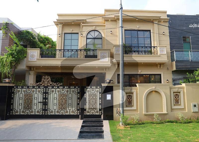 10 Marla Classic House For Sale In DHA Phase 8 Eden City