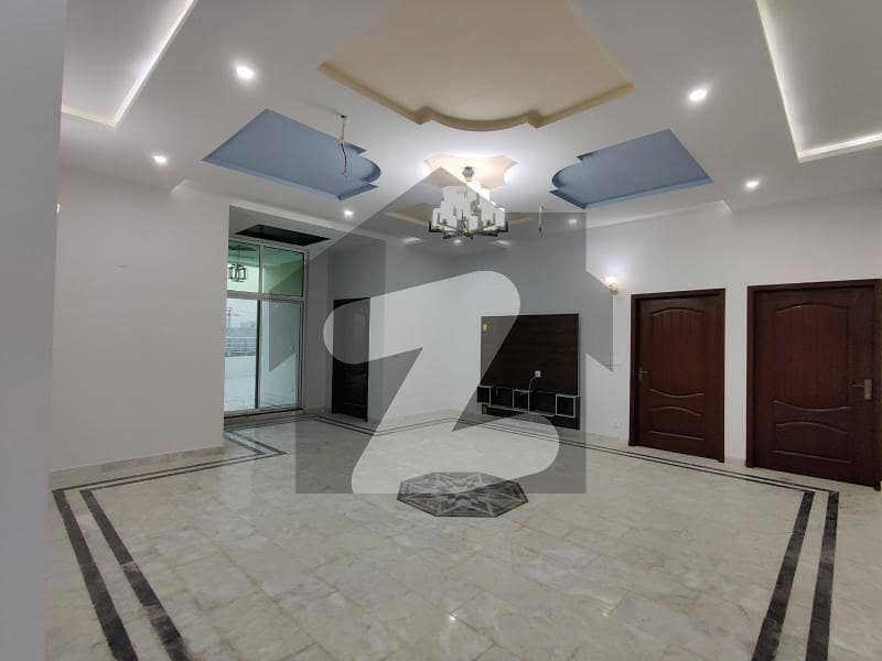 واپڈا ٹاؤن فیز 2 واپڈا ٹاؤن,لاہور میں 10 کمروں کا 1 کنال مکان 12.0 کروڑ میں برائے فروخت۔