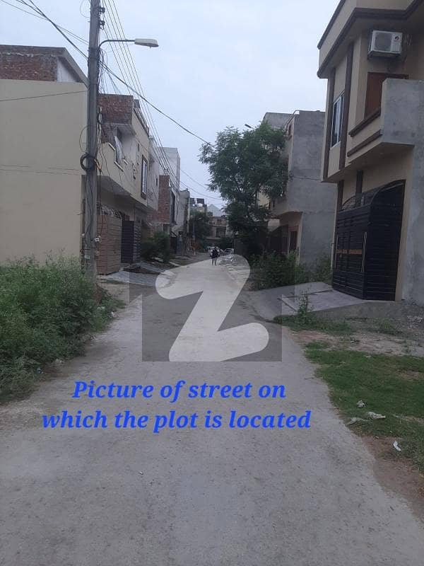 جوبلی ٹاؤن ۔ بلاک سی جوبلی ٹاؤن,لاہور میں 3 مرلہ رہائشی پلاٹ 65.0 لاکھ میں برائے فروخت۔