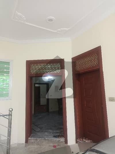 رائل ایونیو اسلام آباد میں 4 کمروں کا 5 مرلہ مکان 2.2 کروڑ میں برائے فروخت۔