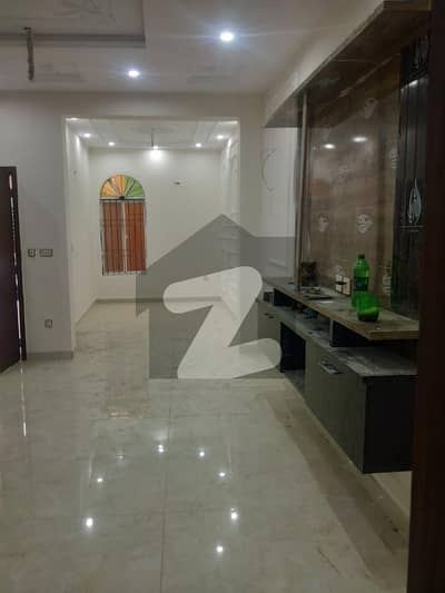 سپر ٹاون لاہور میں 3 کمروں کا 5 مرلہ مکان 1.0 لاکھ میں کرایہ پر دستیاب ہے۔