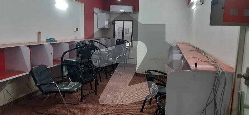 یونیورسٹی روڈ کراچی میں 2 مرلہ دفتر 40.0 ہزار میں کرایہ پر دستیاب ہے۔