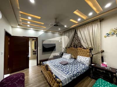 ایڈن ویلی فیصل آباد میں 5 کمروں کا 8 مرلہ مکان 5.9 کروڑ میں برائے فروخت۔
