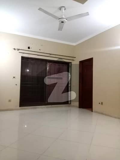 ڈی ایچ اے فیز 4 ڈیفنس (ڈی ایچ اے),لاہور میں 3 کمروں کا 1 کنال بالائی پورشن 1.1 لاکھ میں کرایہ پر دستیاب ہے۔