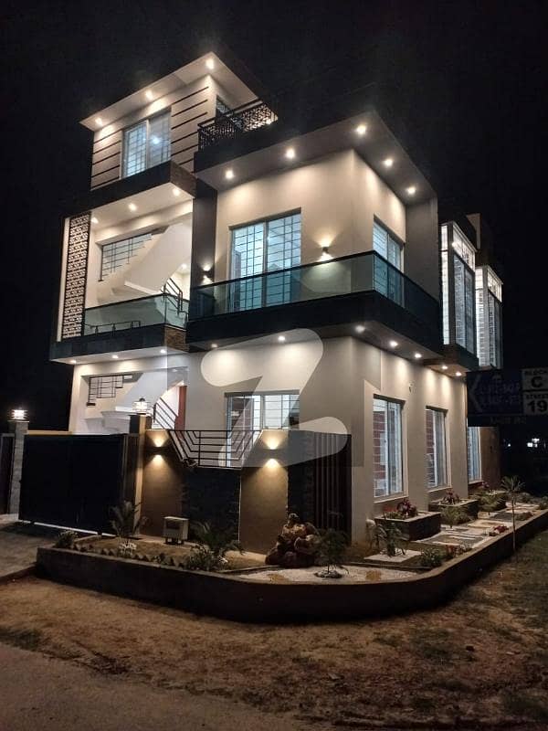 5 Marla Corner Designer House Is Available For Sale