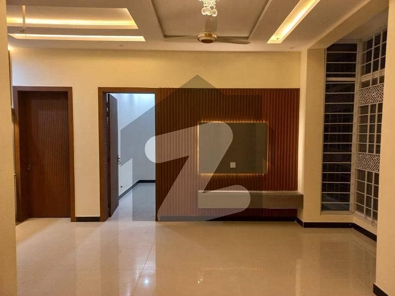 فیصل ٹاؤن - ایف ۔ 18 اسلام آباد میں 5 کمروں کا 5 مرلہ مکان 2.6 کروڑ میں برائے فروخت۔