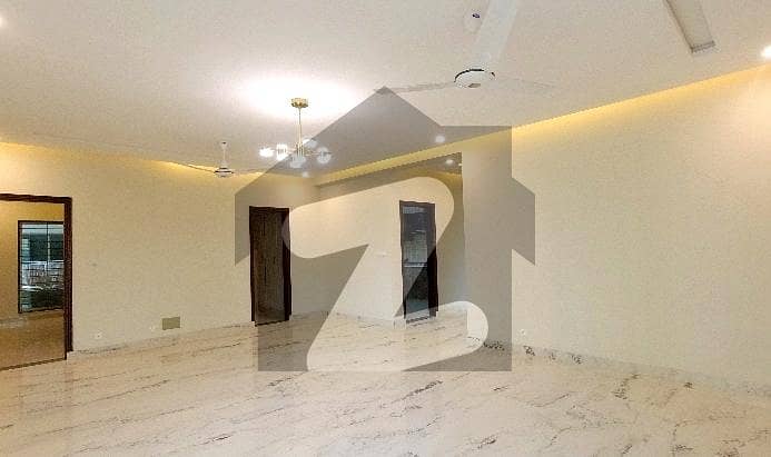 10 Marla Spacious Flat Available In Askari 11 - Sector D For rent