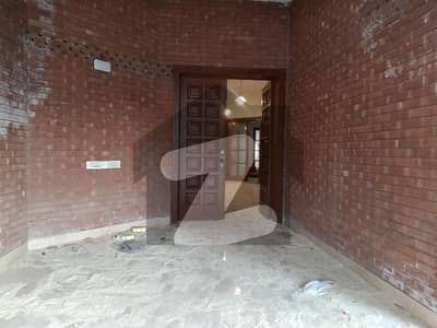 2 KANAL FULL HOUSE FOR RENT IN DHA PHASE 3 HOT LOCATION