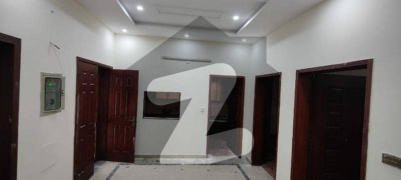نشیمنِ اقبال فیز 2 نشیمنِ اقبال,لاہور میں 6 کمروں کا 5 مرلہ مکان 2.15 کروڑ میں برائے فروخت۔