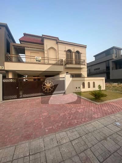 11 Marla House Brand New Condition Located Available In Best Price