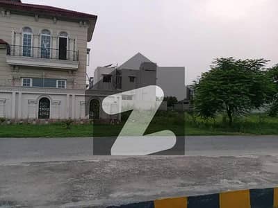 Lush Greenz Ultra Luxury Modern Design Farm House Society'S Land Fore Sale Main Bedian Road NEAR DHA PHASE 10