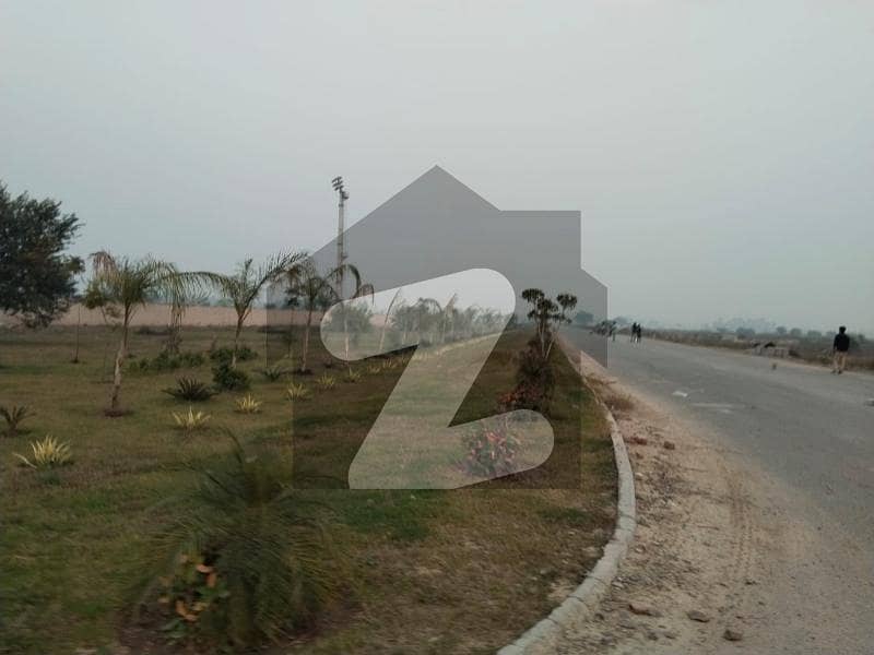 1 Kanal plot for sale in Mehran block park Facing LDA Approved