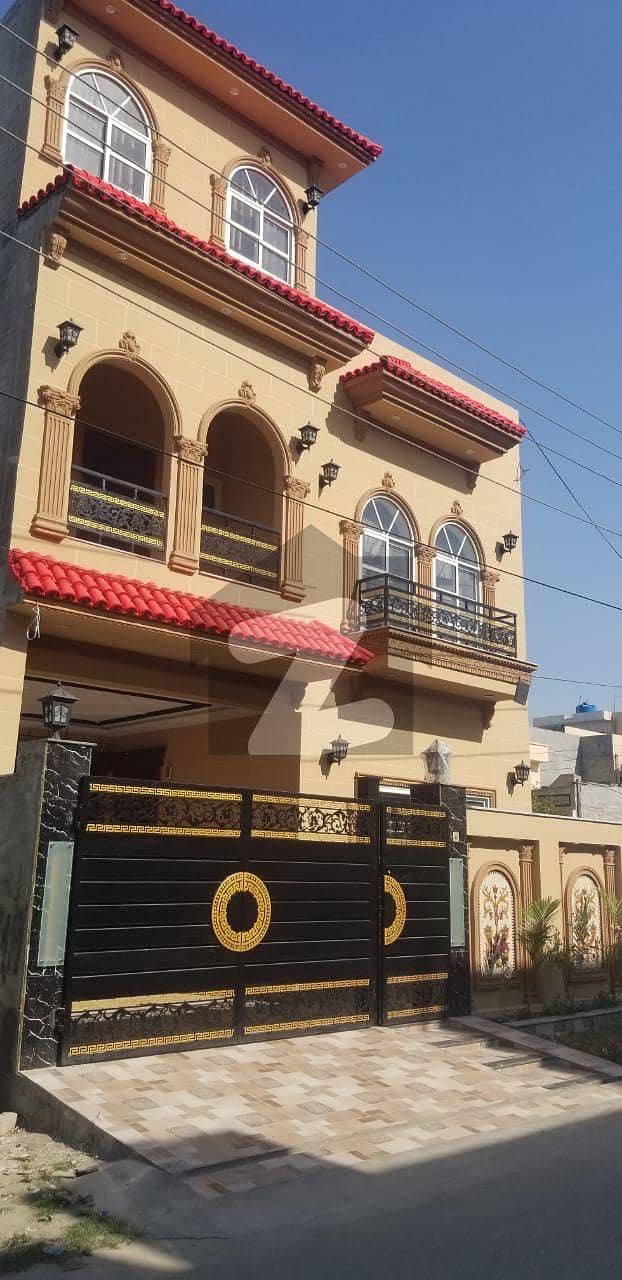 بسم اللہ ہاؤسنگ سکیم جی ٹی روڈ,لاہور میں 4 کمروں کا 6 مرلہ مکان 2.6 کروڑ میں برائے فروخت۔