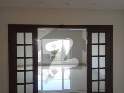15 Marla House Available For Sale In Askari 10 Lahore