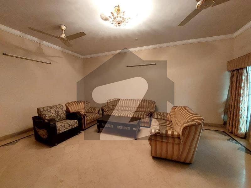 ویلینشیاء ہاؤسنگ سوسائٹی لاہور میں 9 کمروں کا 2 کنال مکان 8.5 کروڑ میں برائے فروخت۔