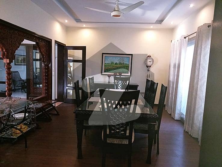 ڈی ایچ اے فیز 1 ڈیفنس (ڈی ایچ اے),لاہور میں 5 کمروں کا 1 کنال مکان 5.75 کروڑ میں برائے فروخت۔
