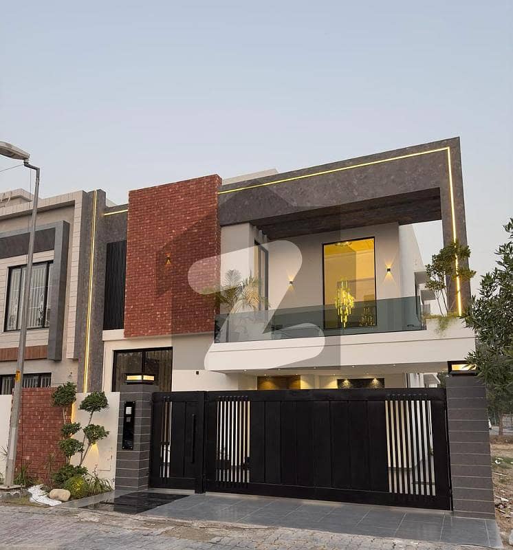 Brand new luxury modern House for sale at Bahria town ghaznavi block Lahore