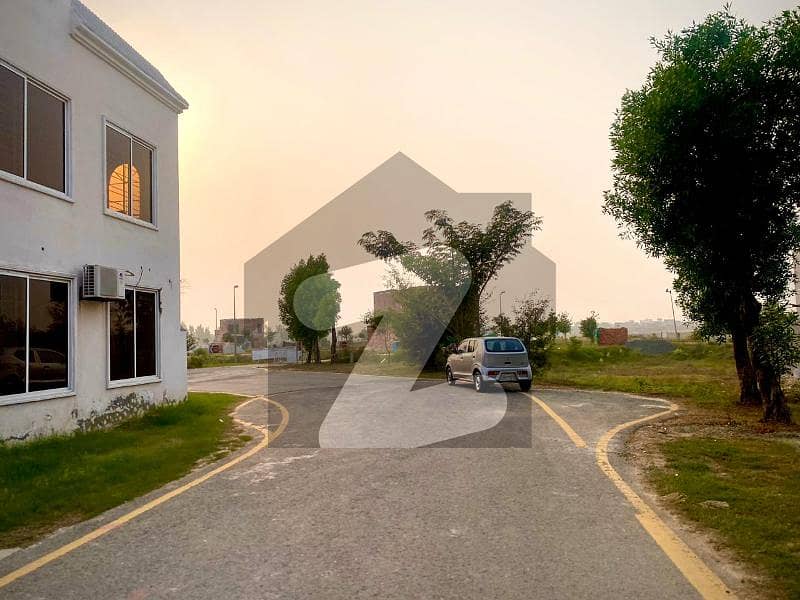 بحریہ نشیمن ۔ سن فلاور بحریہ نشیمن,لاہور میں 3 کمروں کا 5 مرلہ مکان 1.36 کروڑ میں برائے فروخت۔