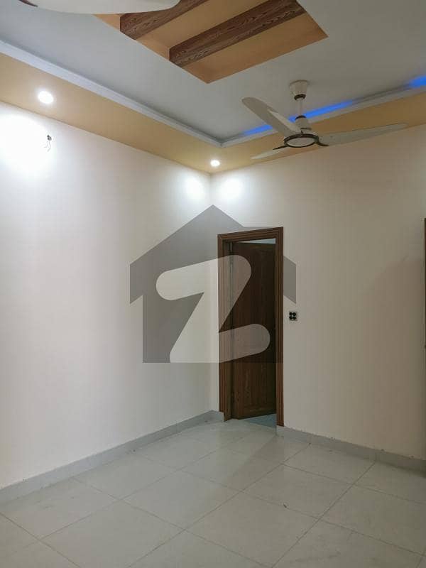 ڈی ۔ 12 اسلام آباد میں 5 کمروں کا 4 مرلہ مکان 1.0 لاکھ میں کرایہ پر دستیاب ہے۔