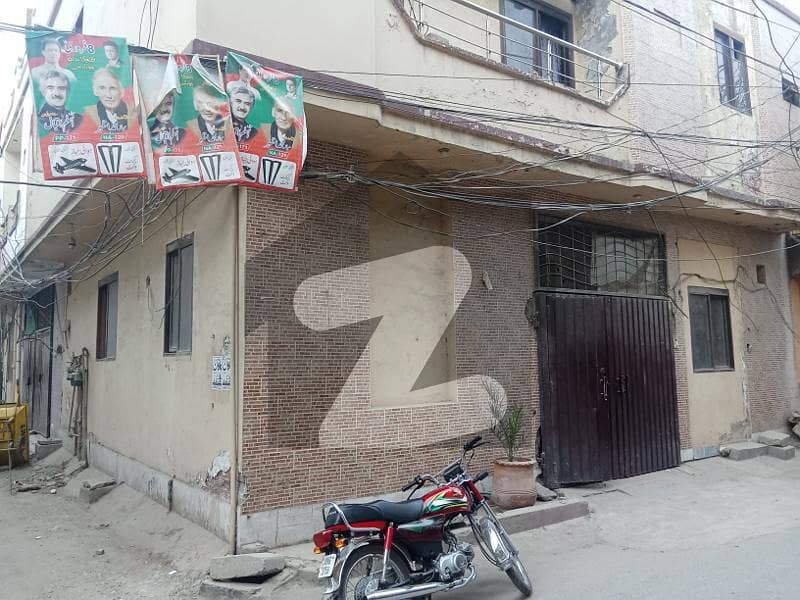 اتحاد کالونی ملتان روڈ,لاہور میں 6 کمروں کا 4 مرلہ مکان 1.7 کروڑ میں برائے فروخت۔