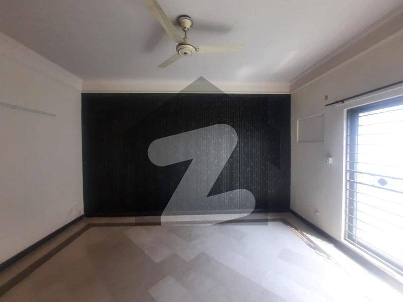 ڈی ایچ اے فیز 1 ڈیفنس (ڈی ایچ اے),لاہور میں 2 کمروں کا 1 کنال بالائی پورشن 75.0 ہزار میں کرایہ پر دستیاب ہے۔