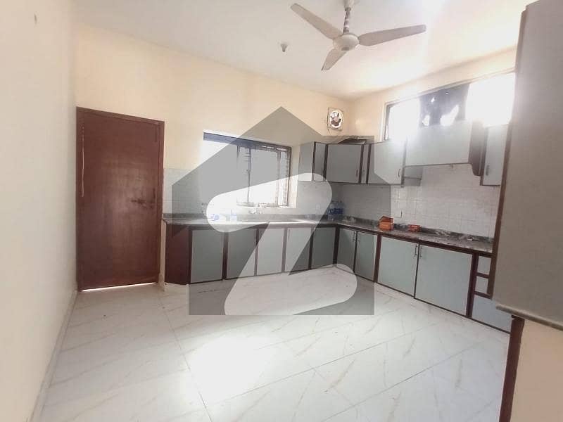 10 marla 3bed house available for rent in dh phase 3