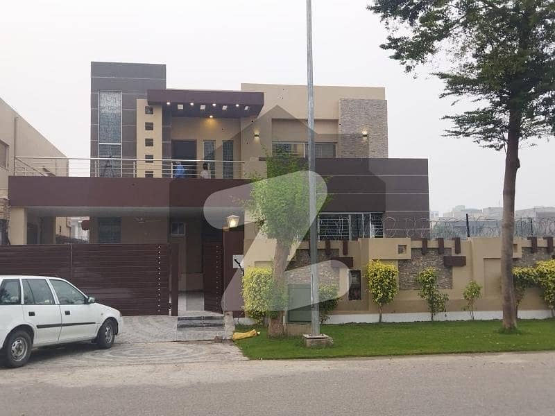 FULLY FURNISHED 10 MARLA FULL HOUSE AVAILABLE FOR RENT IN DHA PHASE 6