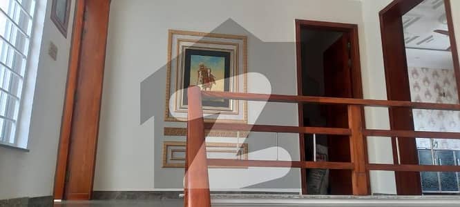 10 Marla Beautiful House for rent Green City