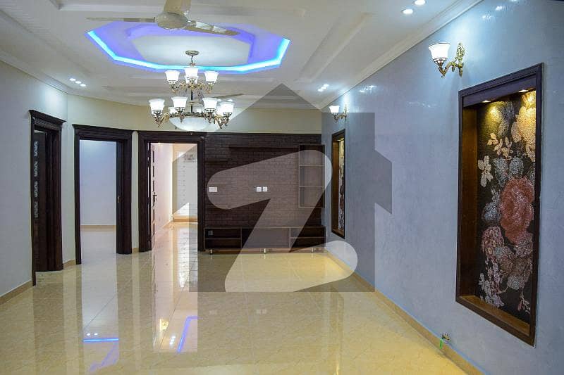 بحریہ ٹاؤن فیز 3 بحریہ ٹاؤن راولپنڈی,راولپنڈی میں 5 کمروں کا 10 مرلہ مکان 4.0 کروڑ میں برائے فروخت۔