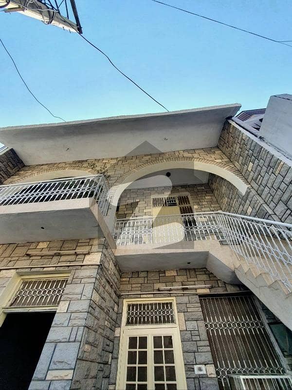 حیات آباد فیز 4 حیات آباد,پشاور میں 4 کمروں کا 5 مرلہ مکان 2.32 کروڑ میں برائے فروخت۔