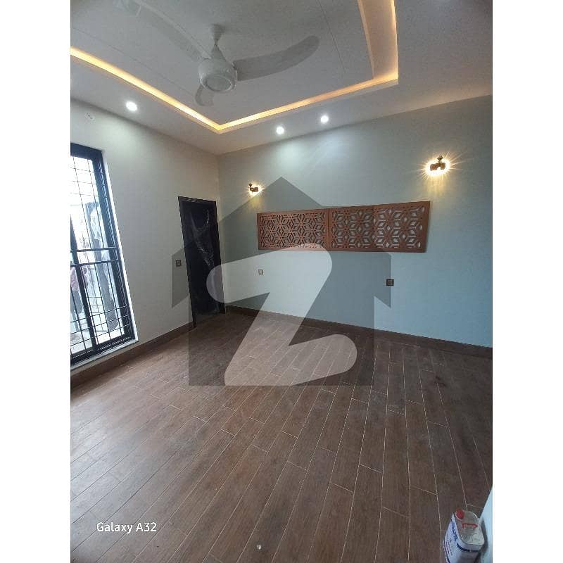 10 Marla New House Is Available In Lake City - Sector M-7 For Sale
